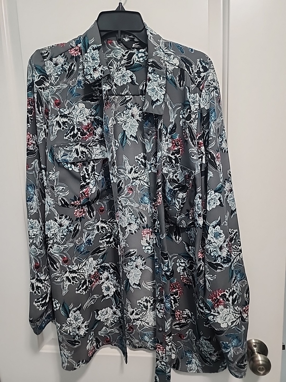 GNW Floral Button-Up Blouse in Gray with White, Blue, and Pink Accents